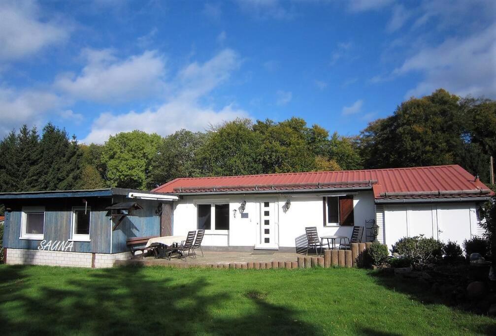 Casita - Sterneferienhaus Mit Garten, Sauna Und Wallbox Kirburg Exterior foto